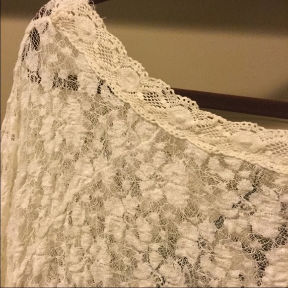 New! Stunning Boutique Lace Throw Top - Picture 8 of 8
