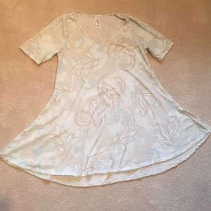 LuLaRoe Perfect T