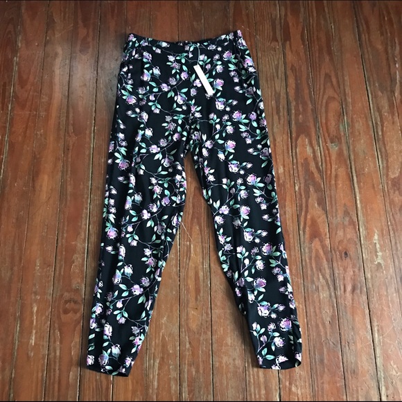 LC Lauren Conrad Pants - LC Lauren Conrad Pleated Floral Pants NWT sz small