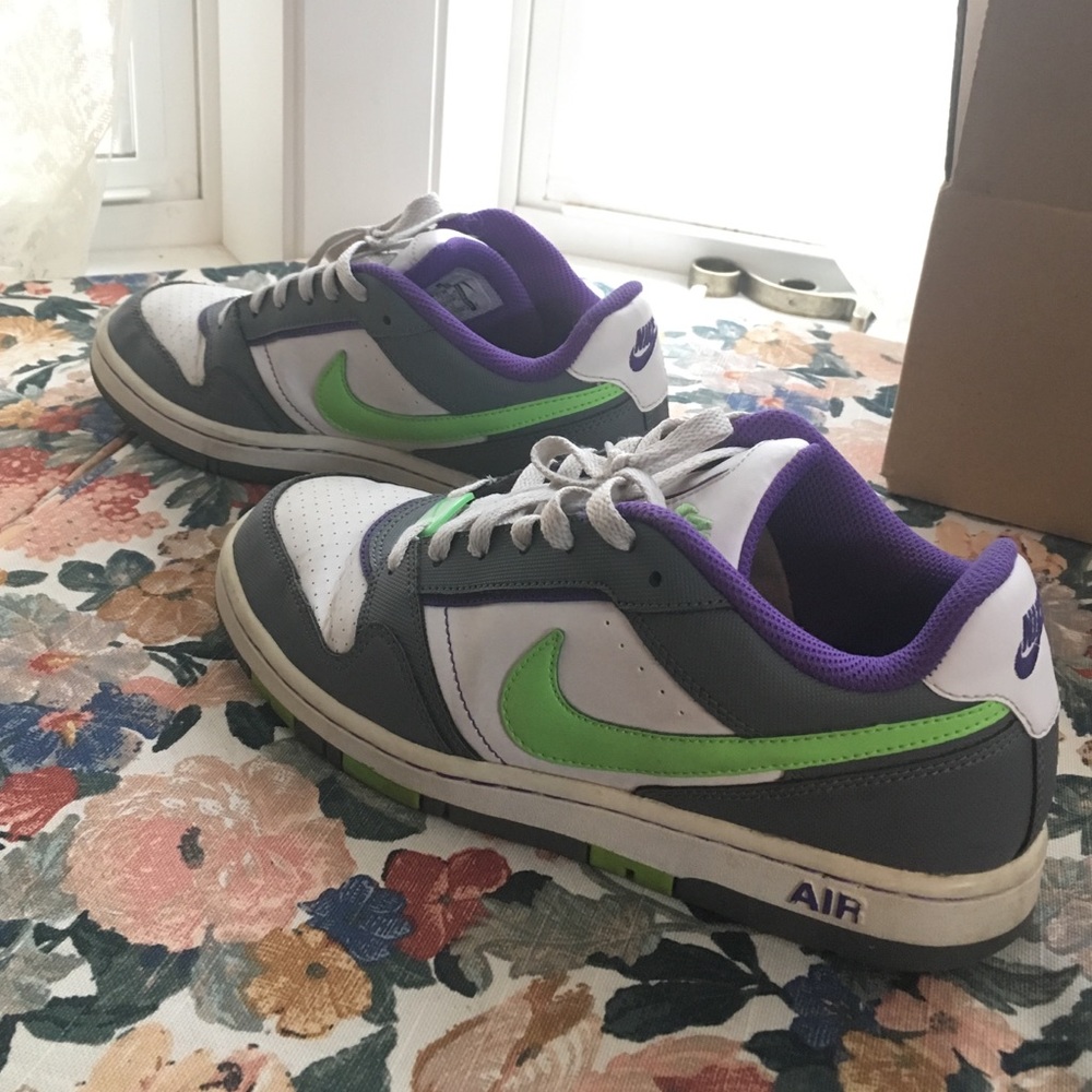 Nike air sneakers size 8