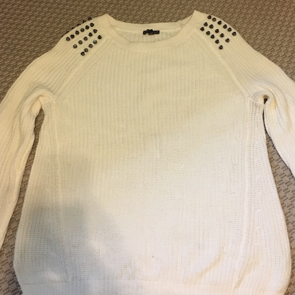 Cream express sweater