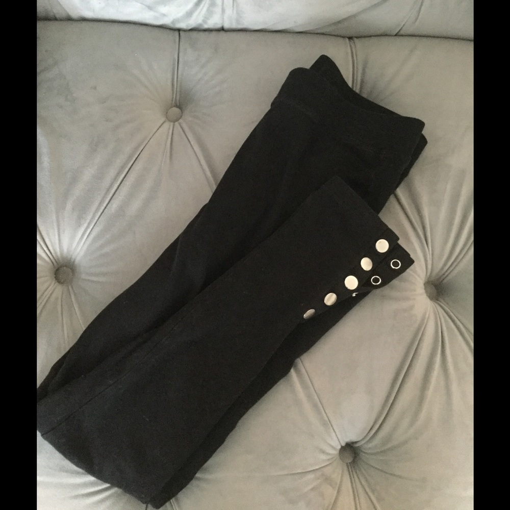 Express buttoned leggings