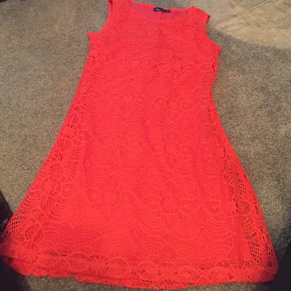Lace red-pink dress size 3