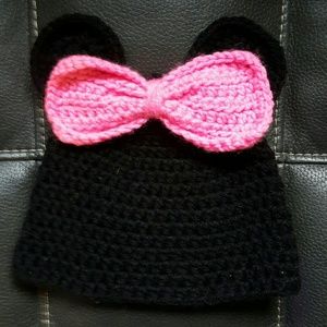 Crochet mini newborn hat