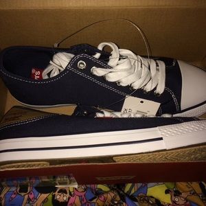 New Levi shoes. Size men's 9