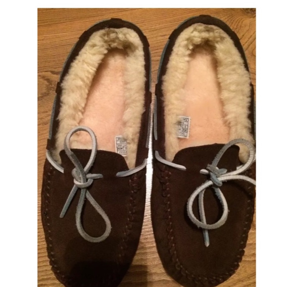 UGG DAKOTA MOCCASINS CHOCOLATE BROWN