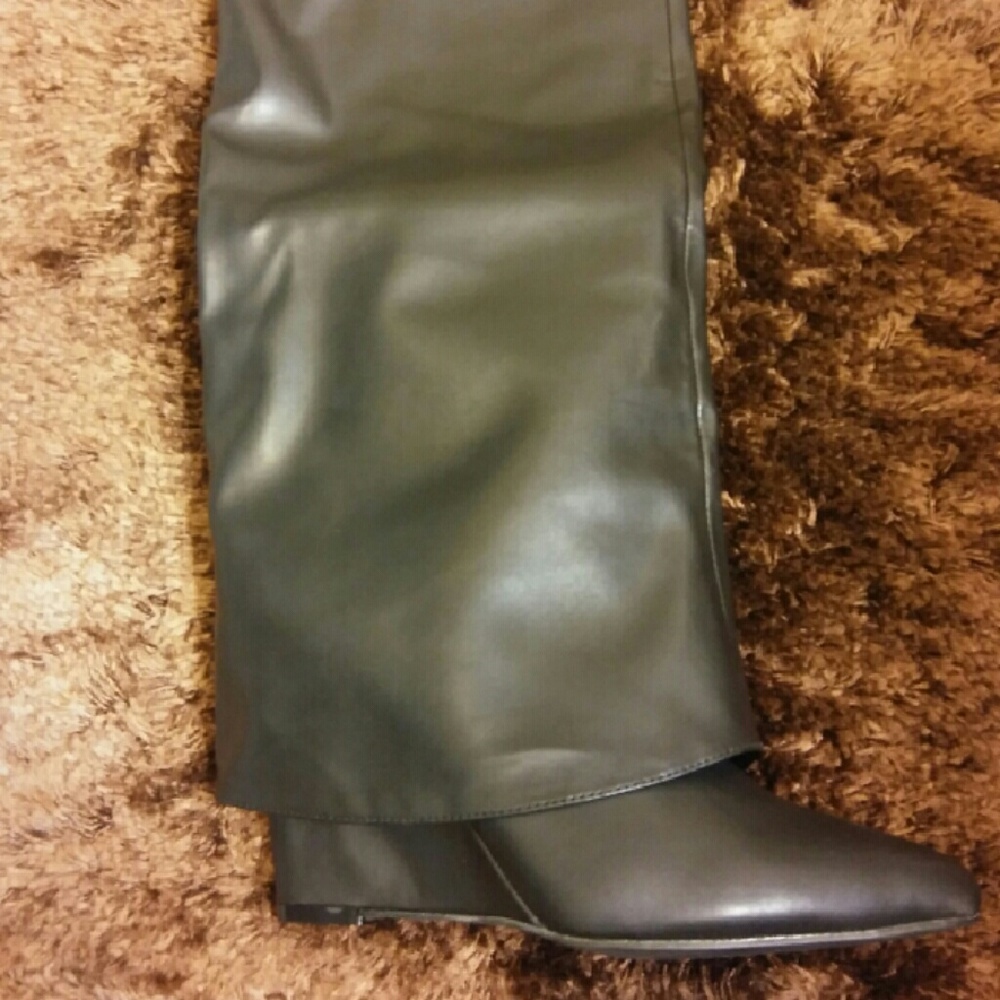 Black boots