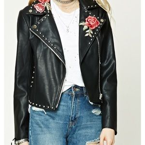 Meet your Posher, Larissa