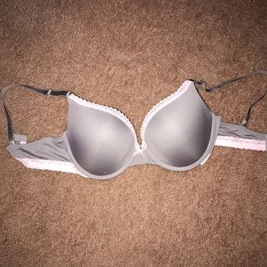 36D push-up bra never worn