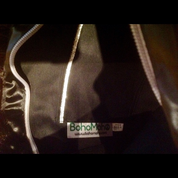 Wrist purse with multiple colors ribbons - Picture 4 of 4