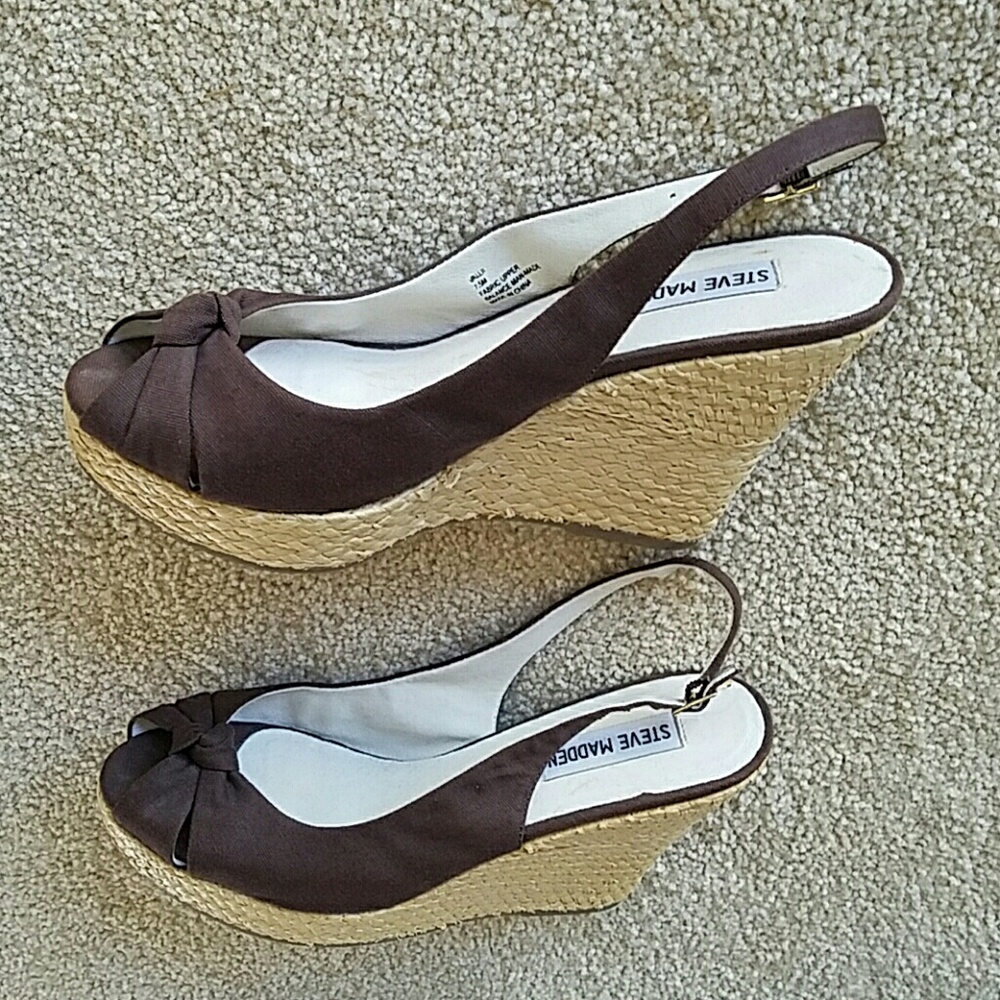 7.5 ladies Steve Madden brown canvas wedges shoes
