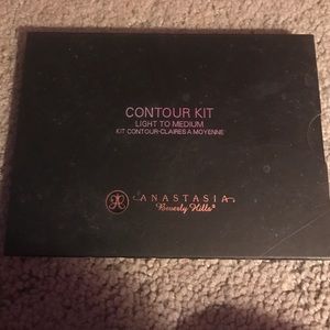 Anastasia Beverly Hills contour kit