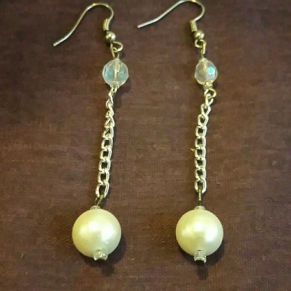 Pearl Earring - Handmade - Picture 2 of 3