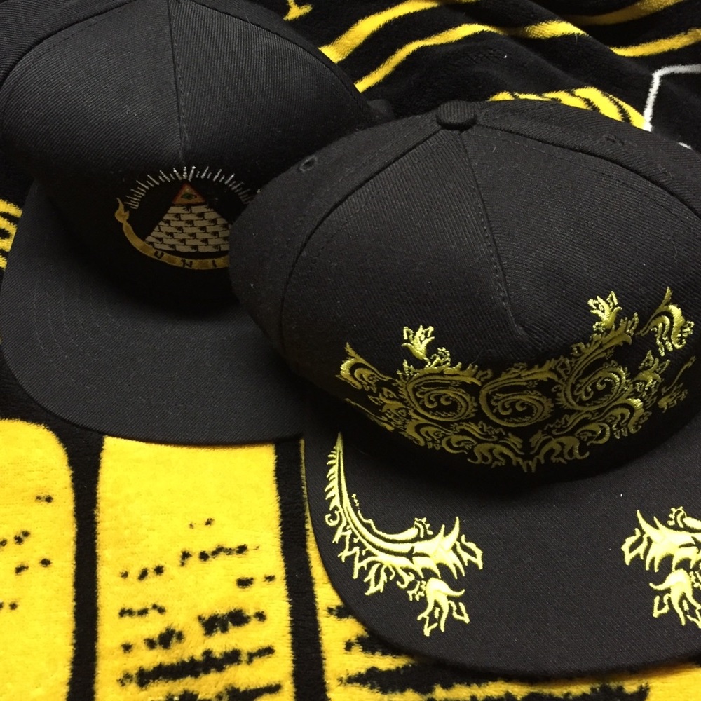 2 unif snapback hats
