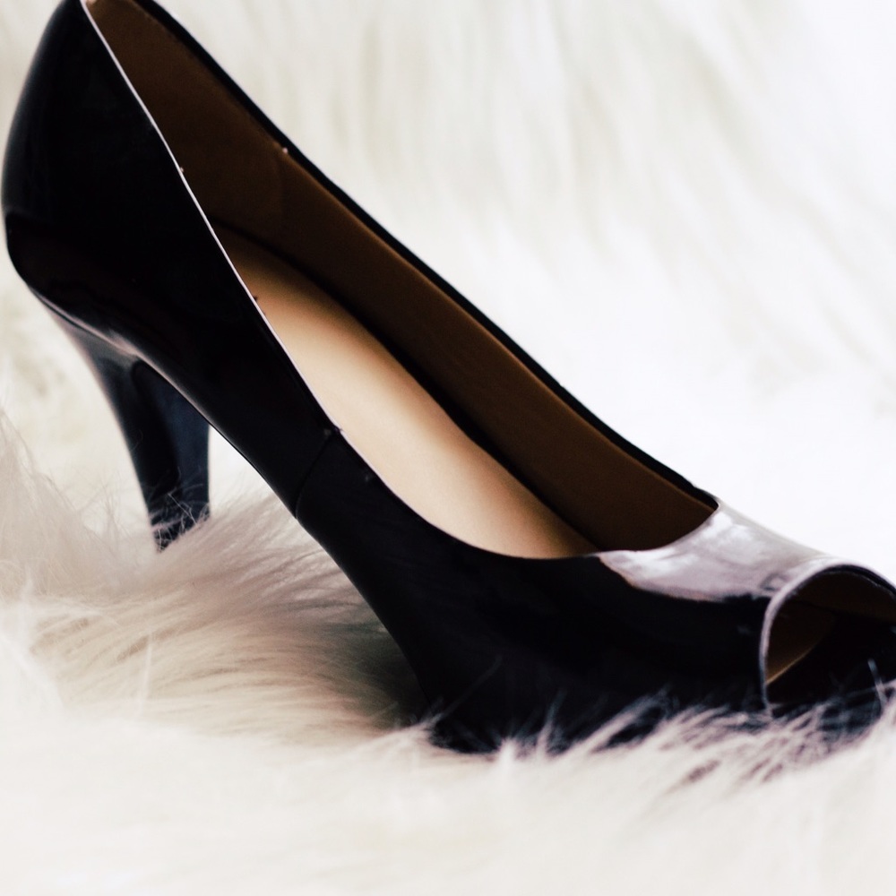 Glossy blank heels