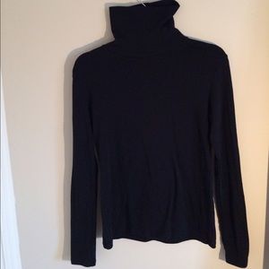Black forever 21 turtle neck long sleeve shirt!