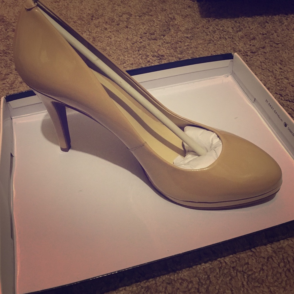 Nine West patten leather heels