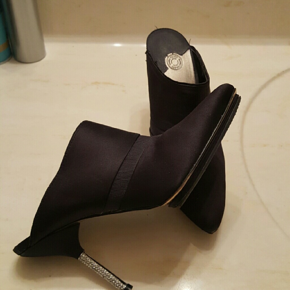 heels - Picture 3 of 3