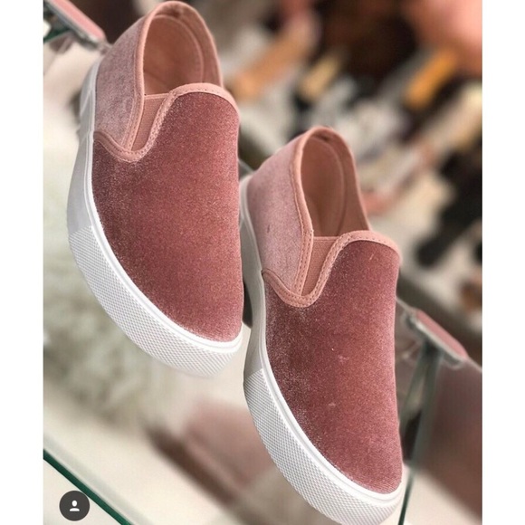 •CLOSET CLEAR OUT SALE• Mauve Velvet Slips Ons - Picture 2 of 2