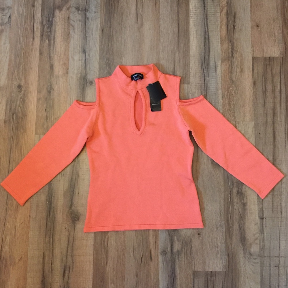 Bebe keyhole shoulder top
