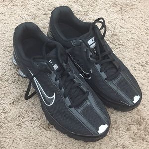 Nike tennis shoes