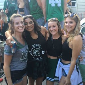 Meet your Posher, Michaela