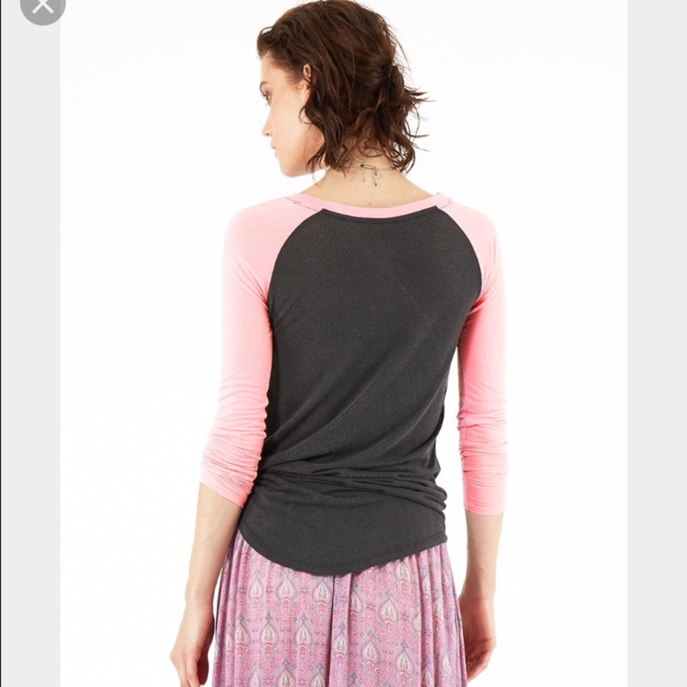 💥SOLD💥 NWT Spell Raglan - Picture 2 of 3