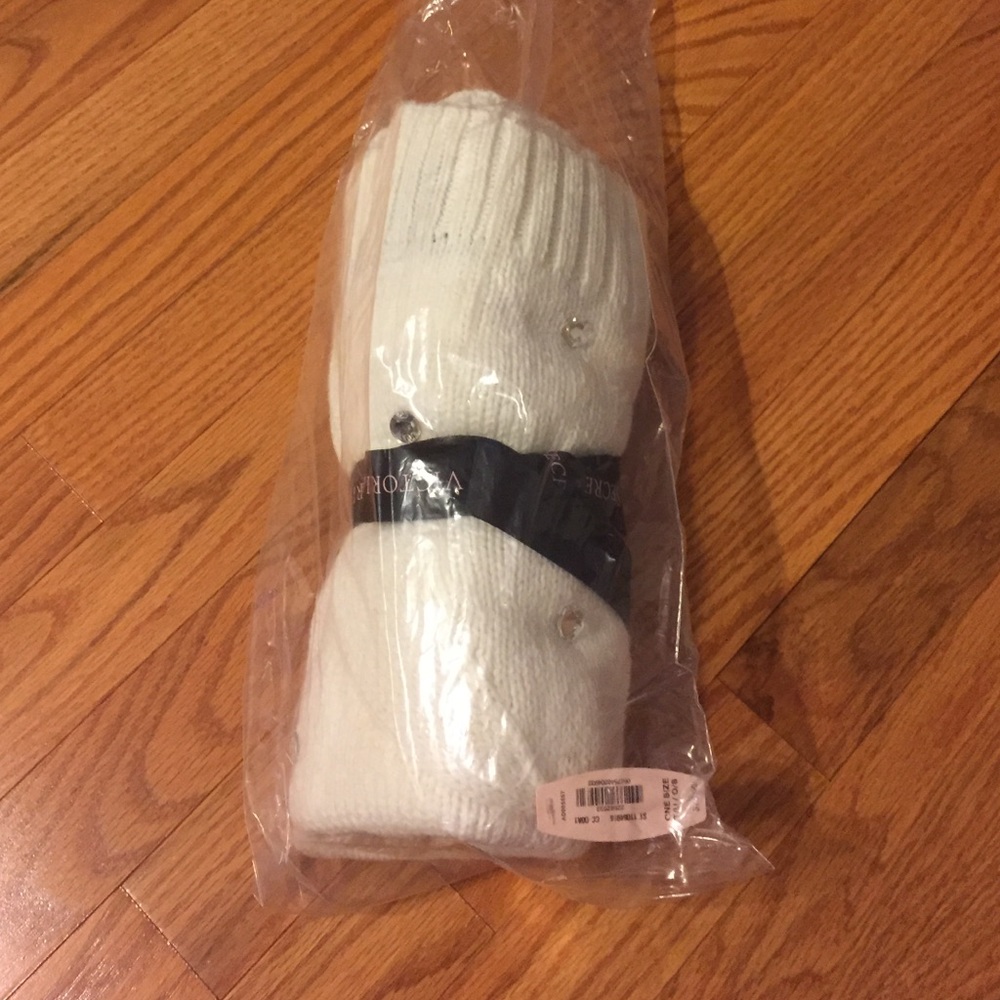 New in bag Victoria secret scarf and hat