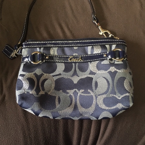 Coach wristlet - Picture 1 of 4