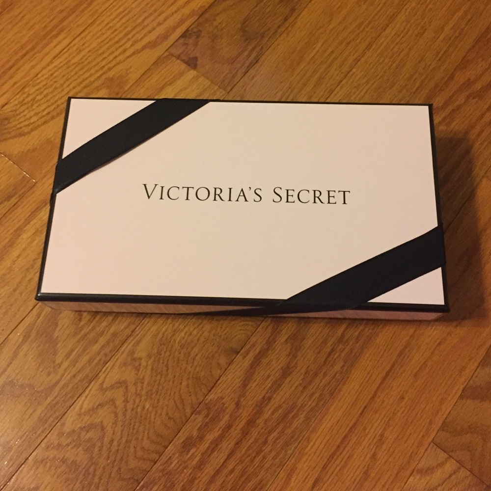 Victoria secret accessory/makeup bag