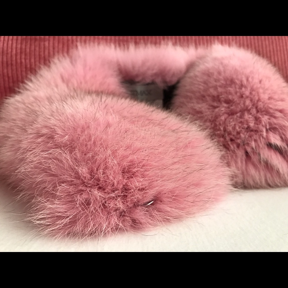 Short fox fur collar