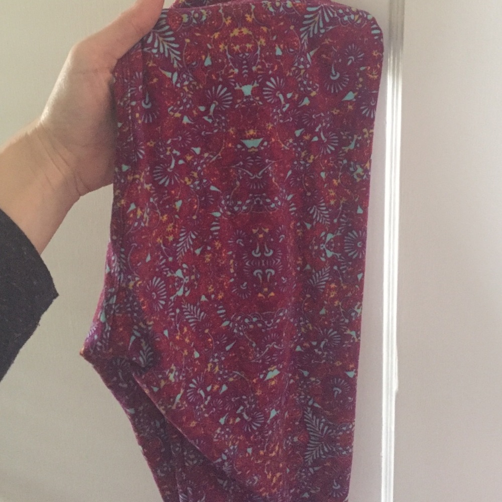EUC OS Leggings