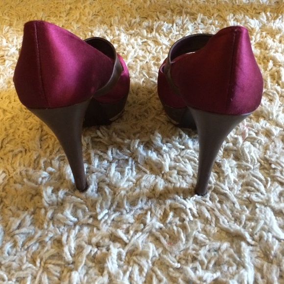 Burgundy heel with brown strap - Picture 3 of 4
