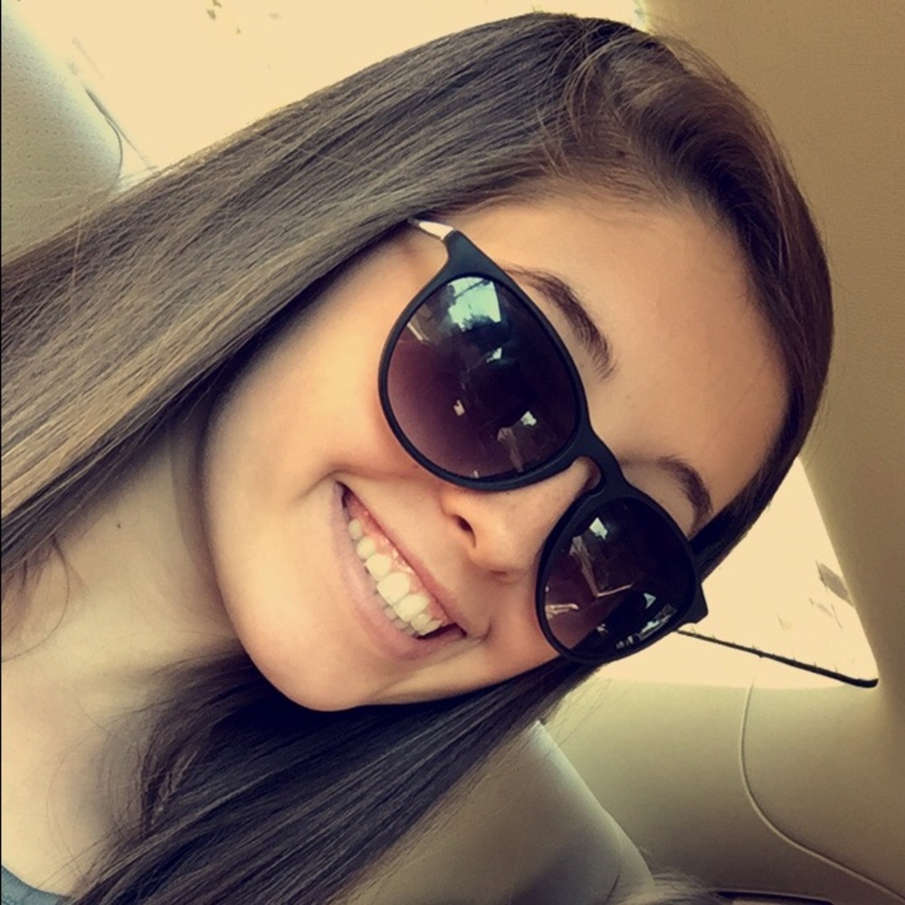 Meet your Posher, Ashlynd