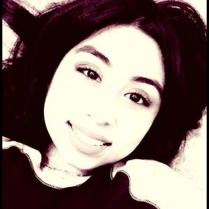 Meet your Posher, Alondra