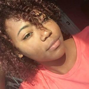 Meet your Posher, Cayla