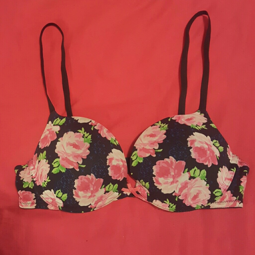Hollister pushup bra 36C