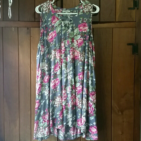 Sleeveless floral tunic - Picture 1 of 2