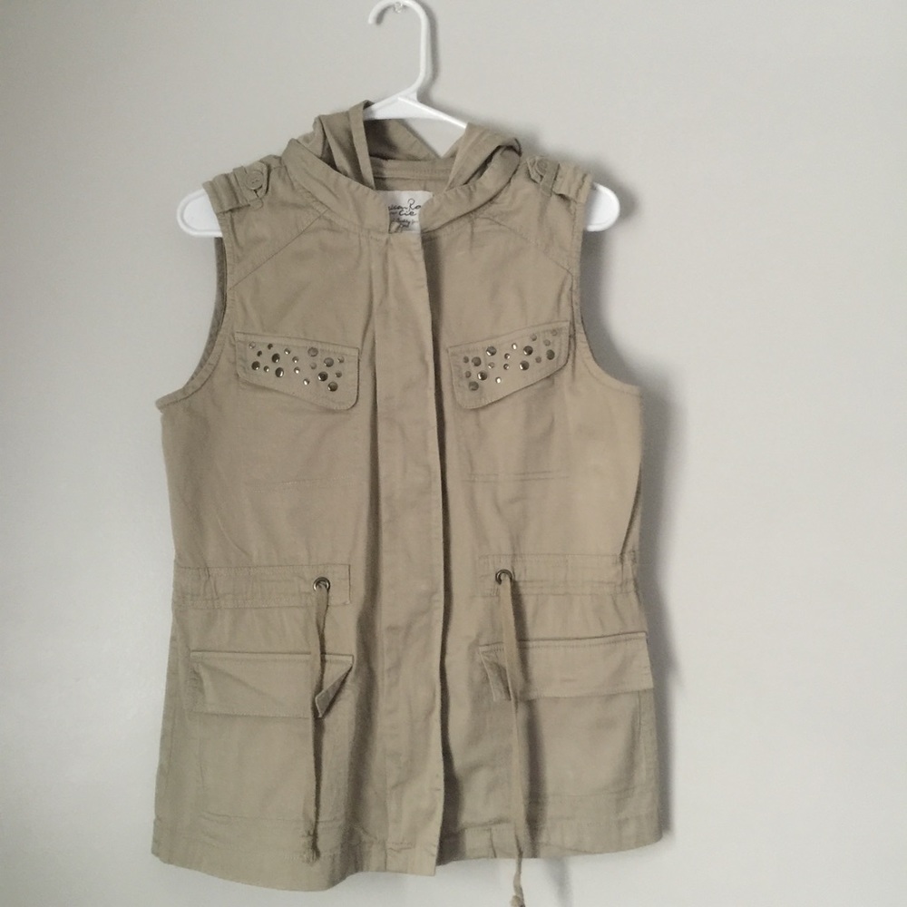 Women's tan fall vest