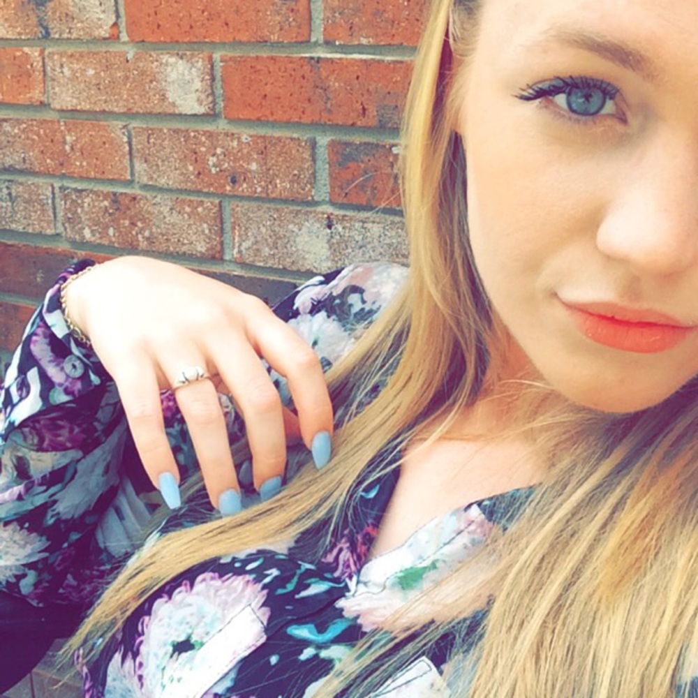 Meet your Posher, Amy Leigh❤️