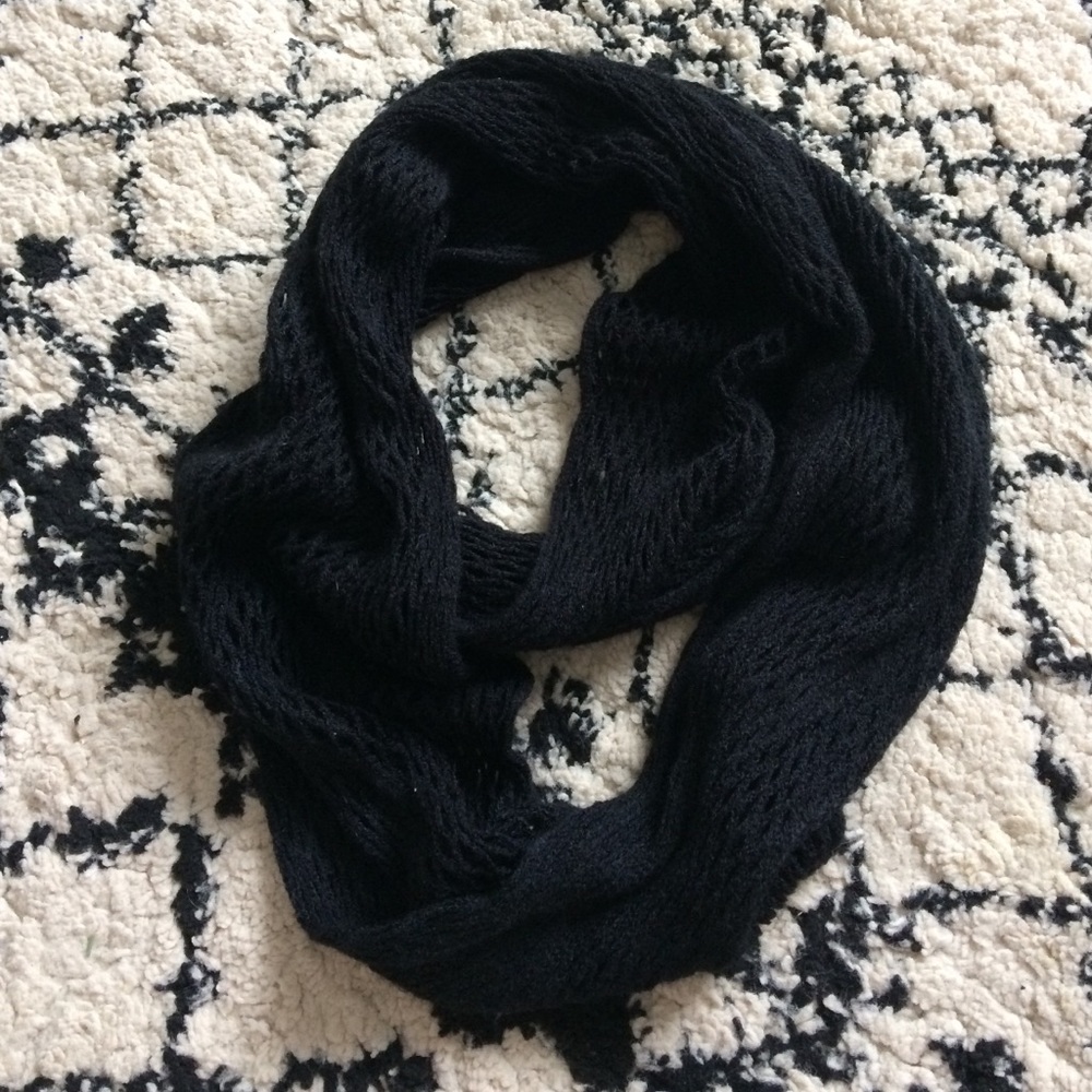 SOLD FREE Knitted scarf