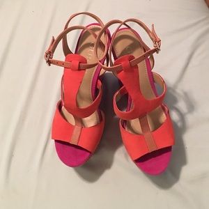 Guess wedges