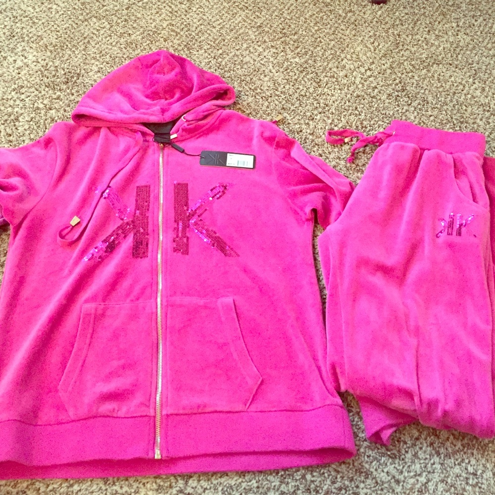 Kardashian pink hoodie and sweat pants