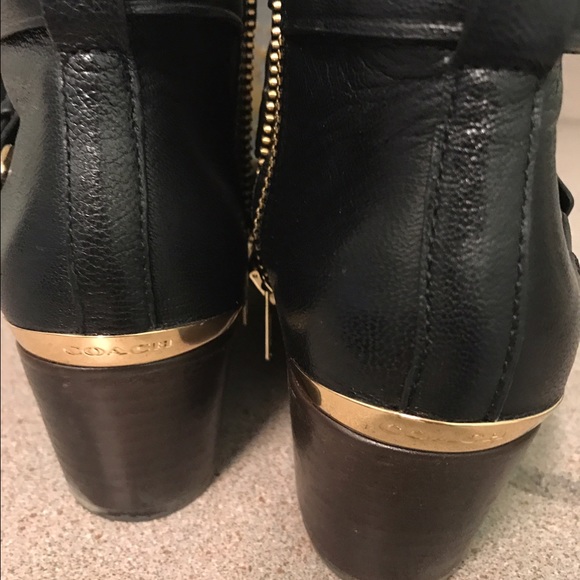 Coach - Picture 4 of 4