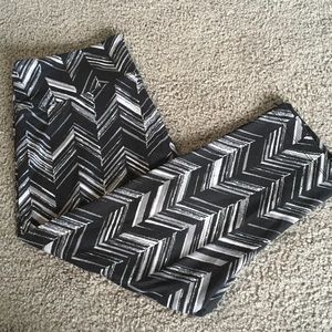 Balance Capris M black and white pattern