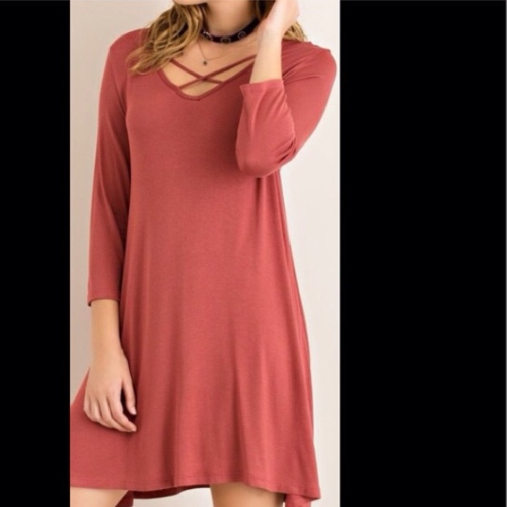 Strappy caged front flowy mauve shift dress