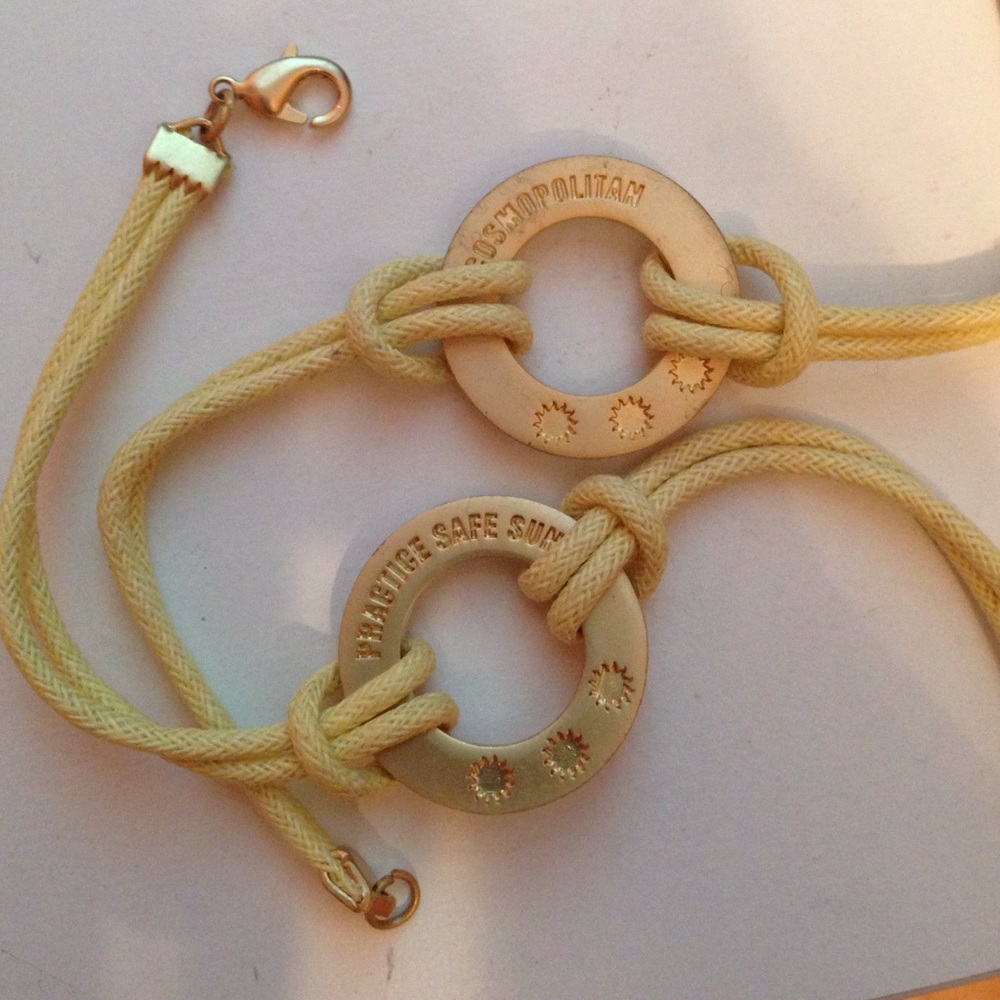 2 bracelets