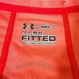 Under Armour Tops - Under Armour Womens M Fitted Crewneck Shirt Under Armour Tops - Under Armour Womens M Fitted Crewneck Shirt
