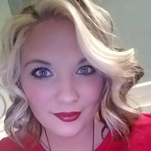 Meet your Posher, Alicia