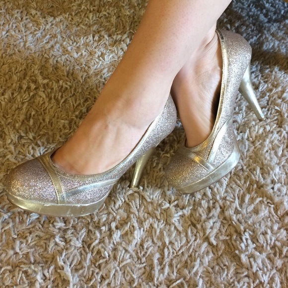 Gold glittery heels - Picture 2 of 3